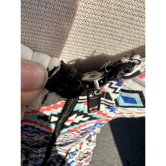 Forever 21 Top Medium Multicolor Tank Full Zip Sleeveless Western Rayon Womens - Picture 8 of 10